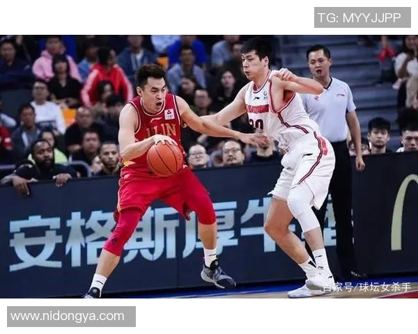 广州足球队快攻战术分析及其在比赛中的优劣势探讨